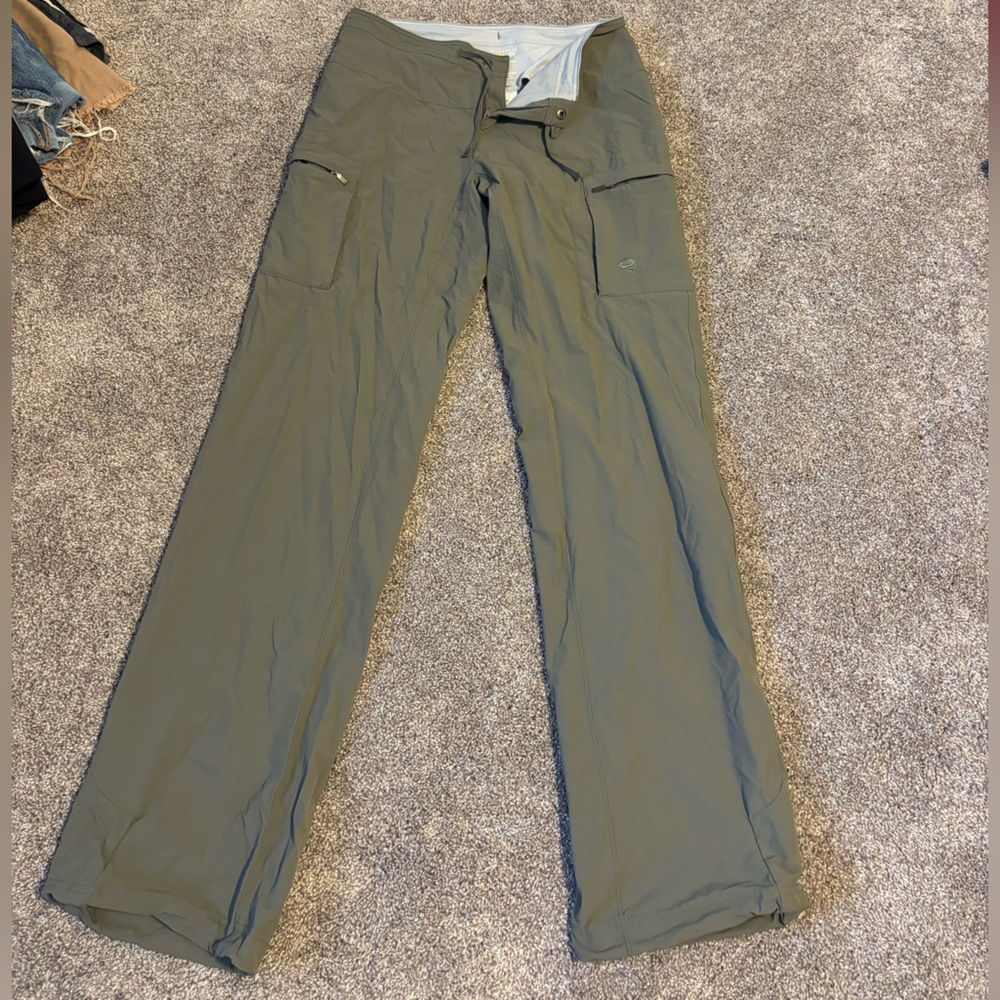 Women’s hiking pants, size 4 long. Brand mountain hardwear